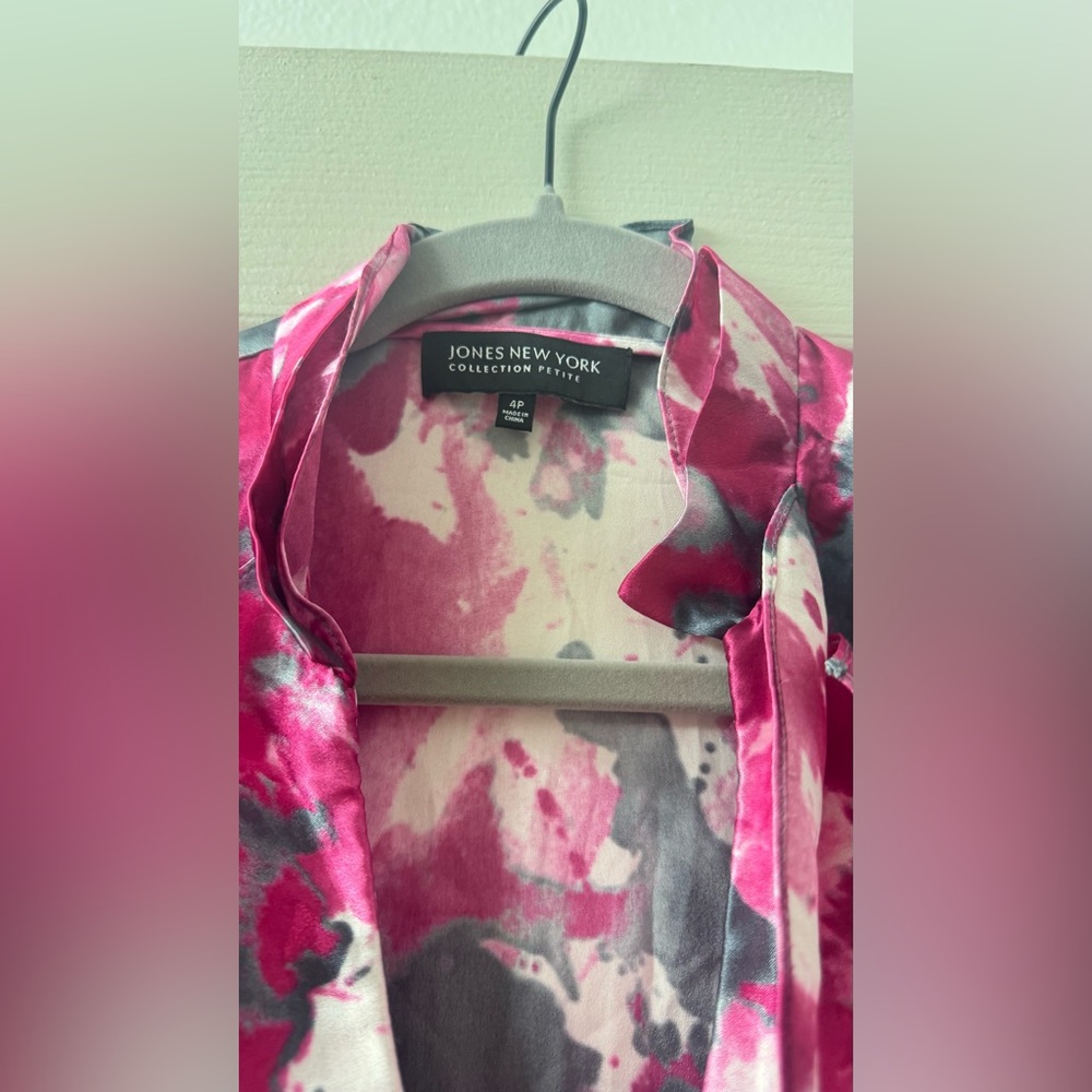 Jones New York Pink and Gray Patterned Blouse - Picture 6 of 8